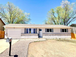 3 BR Home w/ Hot Tub near Colorado Springs Airport